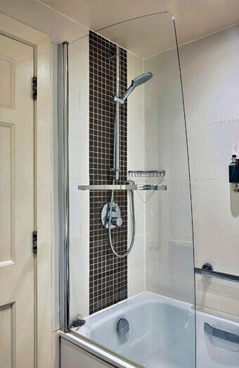 https://blockeddrainsleeming.com.au/uploads/2025/07/blocked-shower-drains-69601.jpg