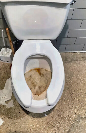 https://blockeddrainsleeming.com.au/uploads/2025/07/blocked-toilet-27776.jpg